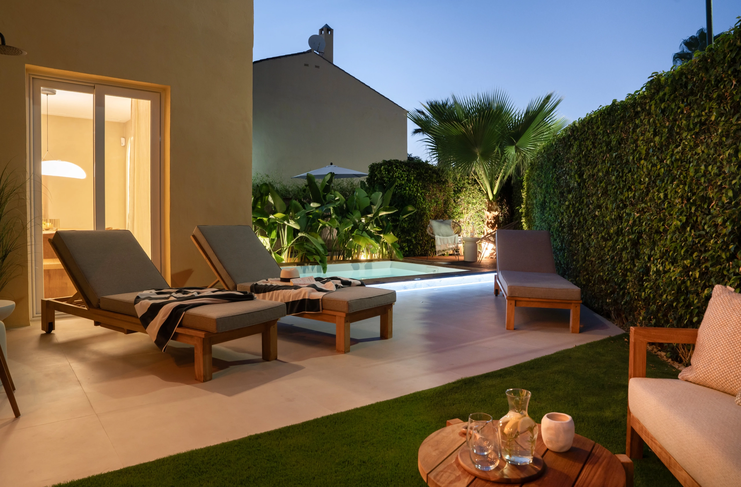 Elegant Beachside Townhouse Near Puerto Banús