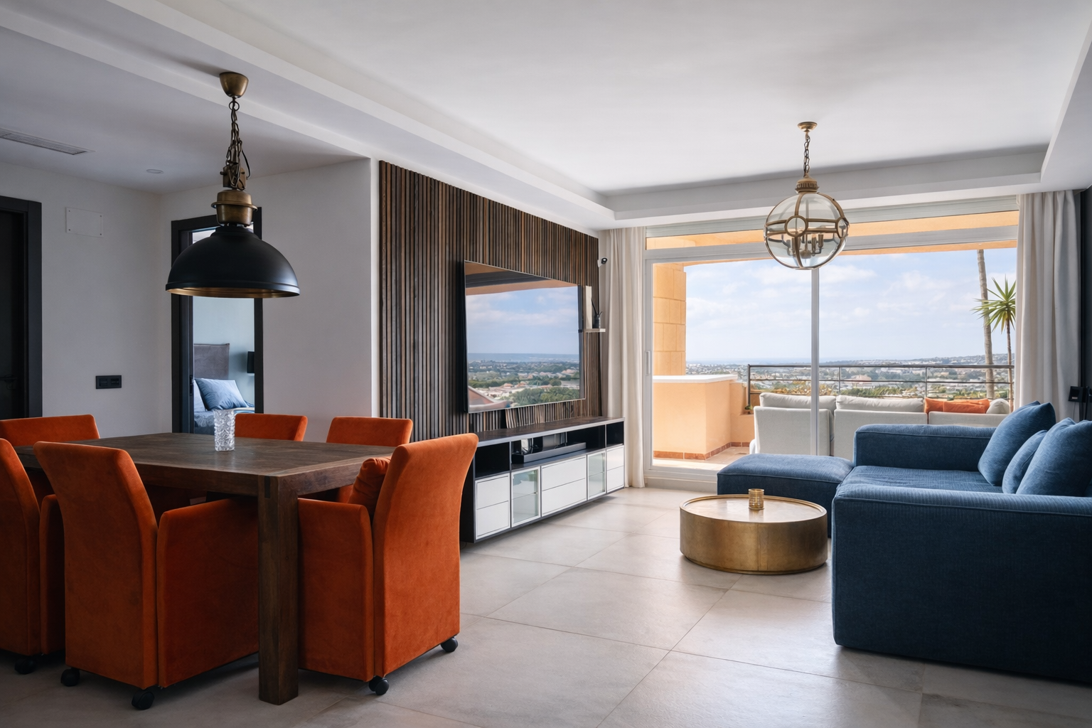 Renovated Apartment with Panoramic Views in Magna Marbella