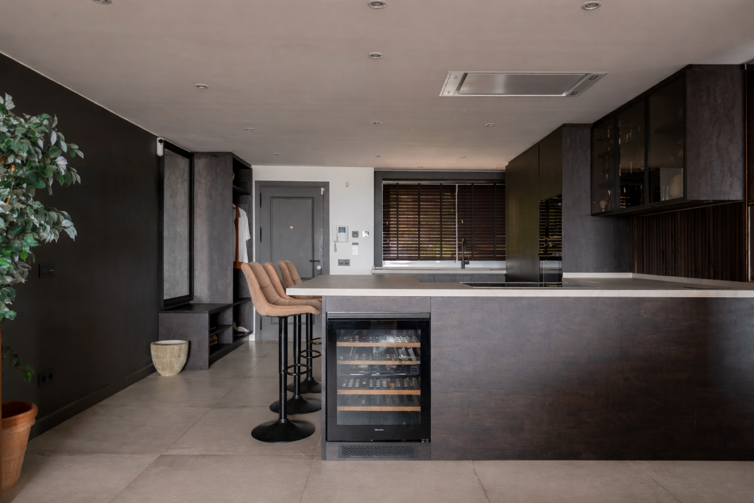 Renovated Apartment with Panoramic Views in Magna Marbella
