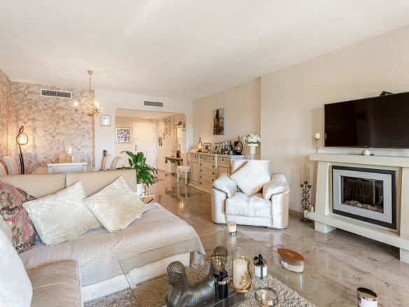 Spacious Apartment with Open Views
