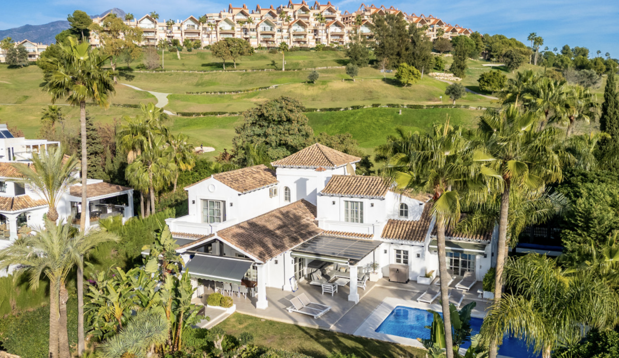 Frontline Golf Villa in Los Naranjos Golf Club