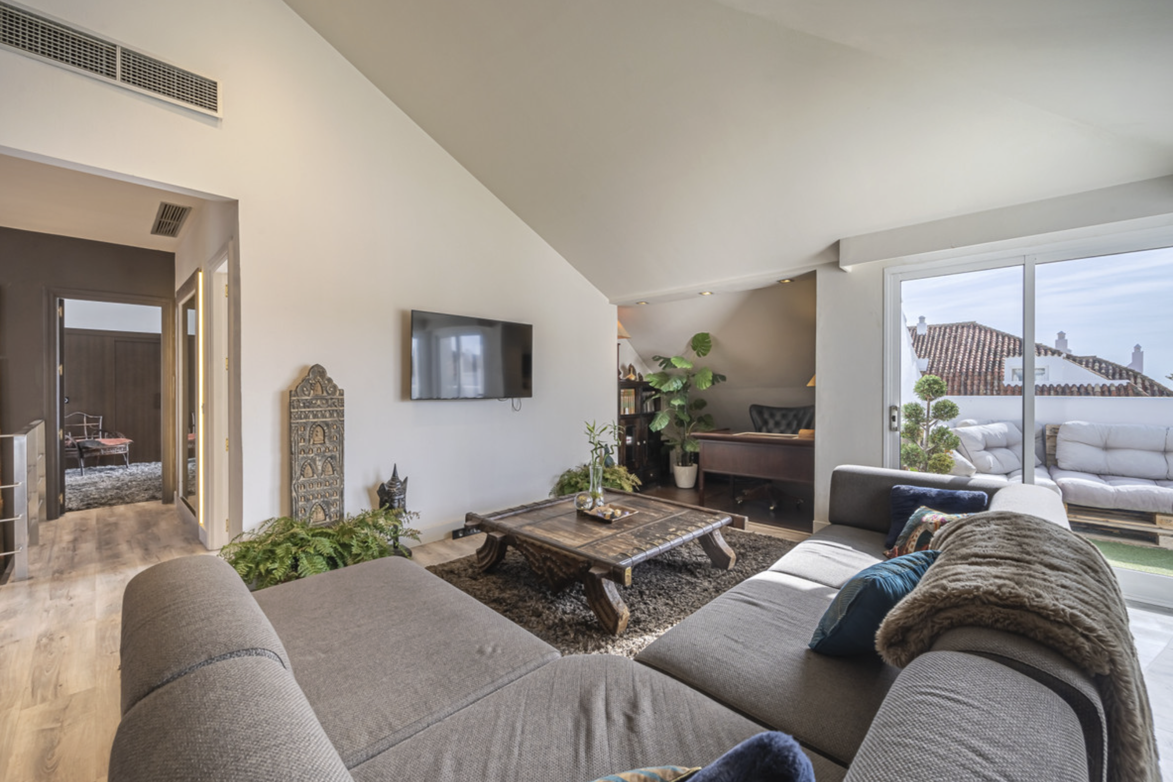 Penthouse in Las Lomas del Marbella Club Area