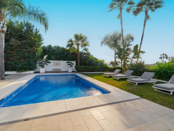 Villa en première ligne au Los Naranjos Golf Club
