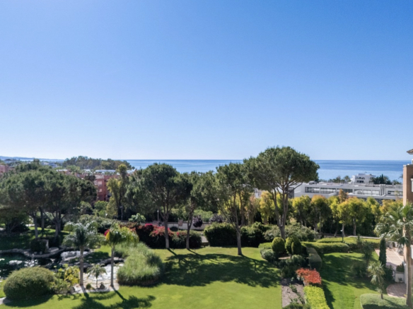 Apartment in La Trinidad – Timeless Living on Marbella’s Golden Mile