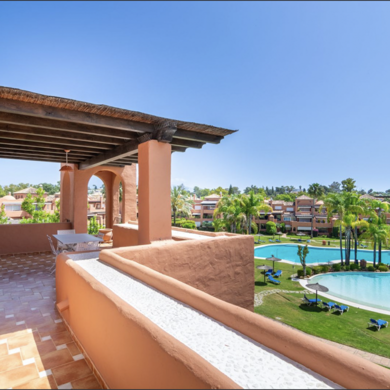 South-Facing Penthouse in Guadalmina Baja