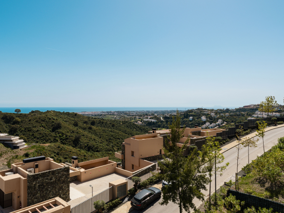 Ático dúplex con vistas al mar y al campo de golf en Real de la Quinta