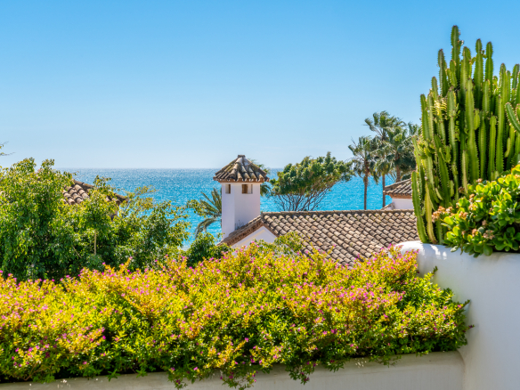 Duplex penthouse raffiné en bord de mer à Puente Romano
