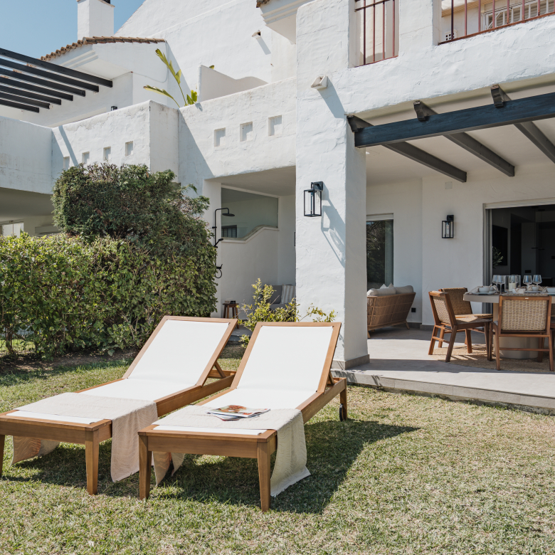 Ground Floor Apartment with Sea Views in La Quinta Village