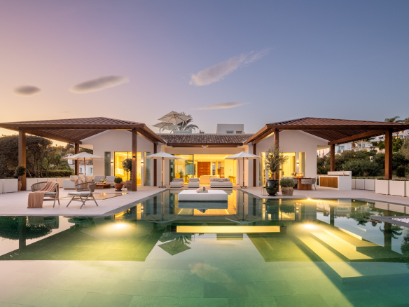 Contemporary Villa in Las Brisas with Golf and Sea Views