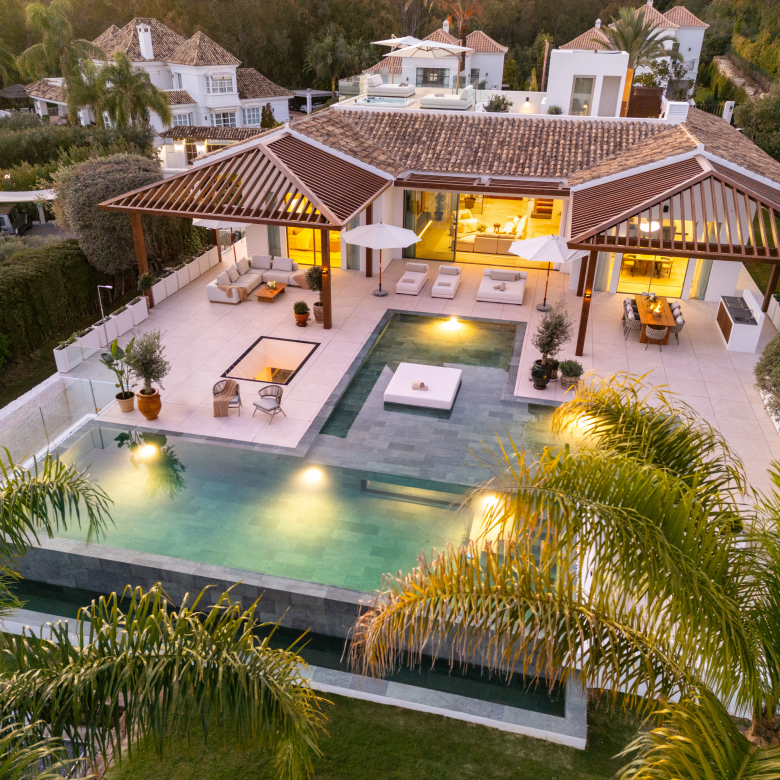 Contemporary Villa in Las Brisas with Golf and Sea Views
