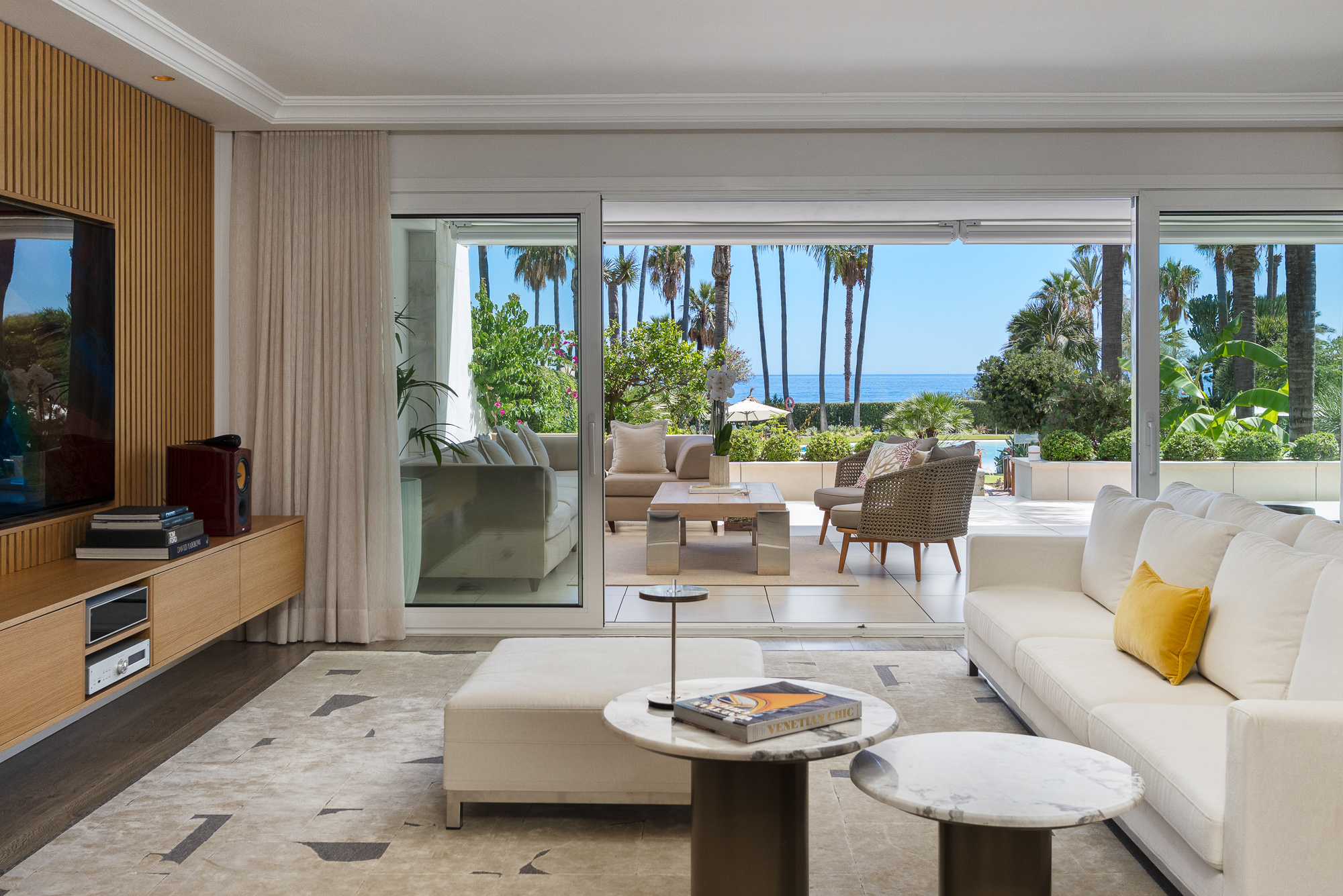 Image 17 from Vida exclusiva frente al mar en Los Granados – Best House Marbella