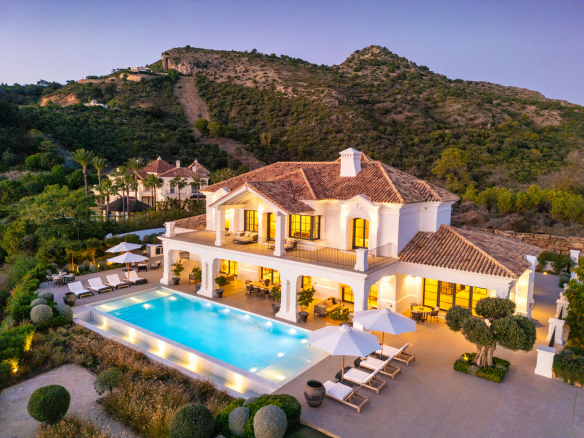 Elegant Villa with Panoramic Sea Views in Marbella Club Golf Resort