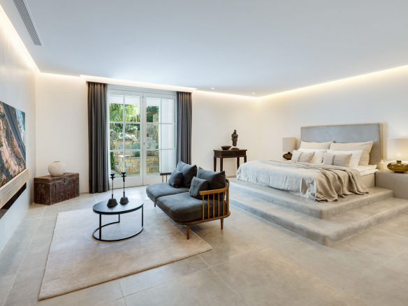 Elegant Villa with Panoramic Sea Views in Marbella Club Golf Resort