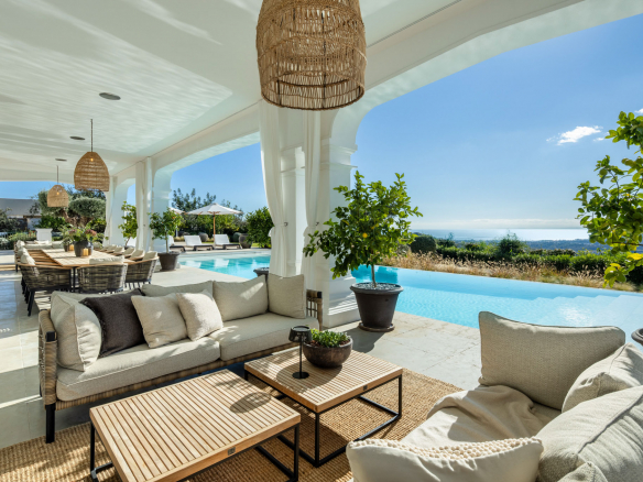 Elegant Villa with Panoramic Sea Views in Marbella Club Golf Resort