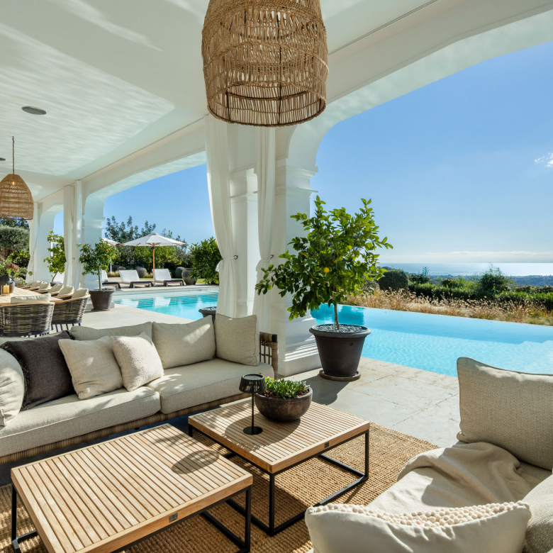 Elegant Villa with Panoramic Sea Views in Marbella Club Golf Resort