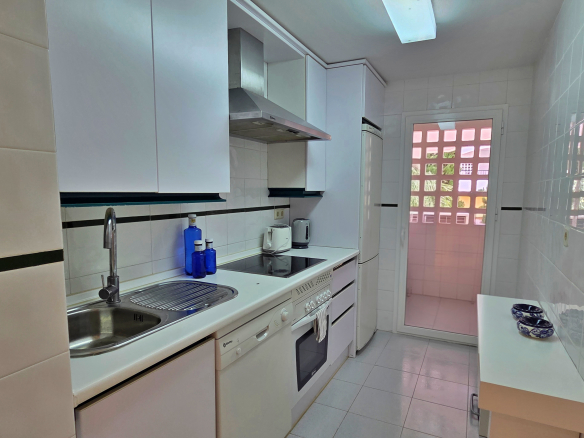 West-Facing Apartment in Dama de Noche