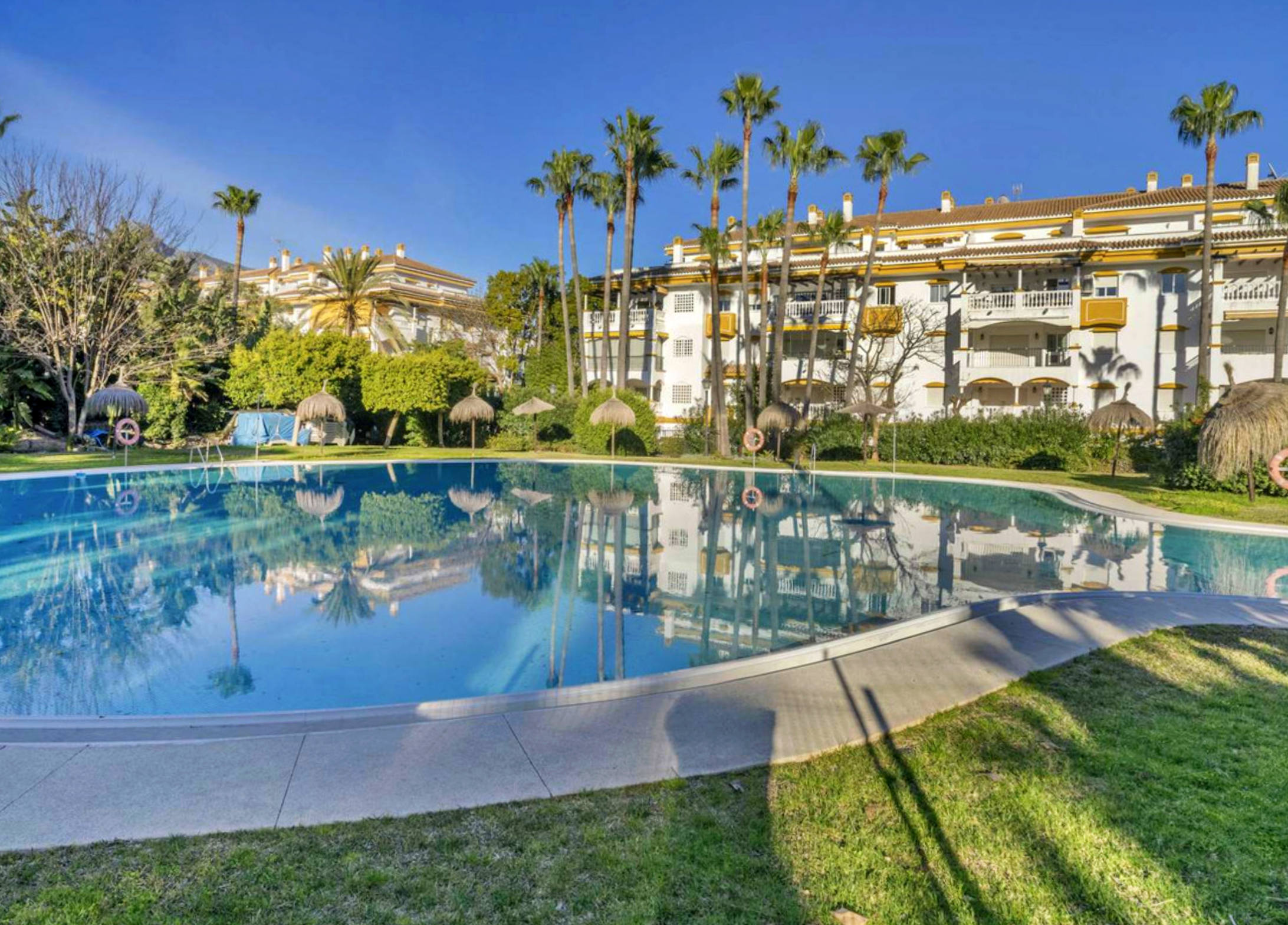 West-Facing Apartment in Dama de Noche
