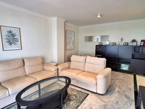 West-Facing Apartment in Dama de Noche