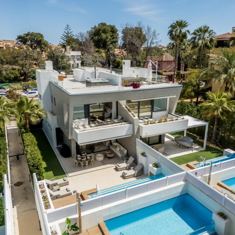 Contemporary Villa in Banus Bay
