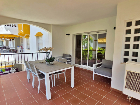 West-Facing Apartment in Dama de Noche