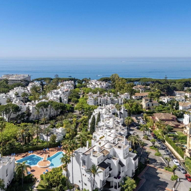 Renovated Garden Apartment in Alhambra del Mar