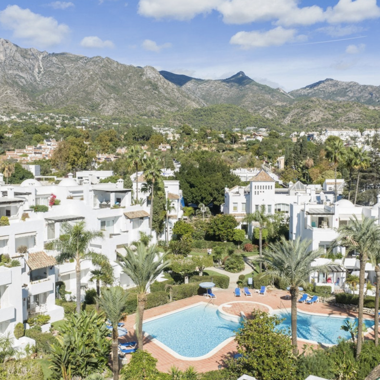 Renovated Garden Apartment in Alhambra del Mar