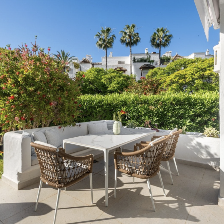 Renovated Garden Apartment in Alhambra del Mar