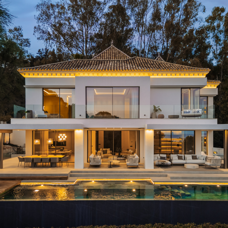 Frontline Golf Villa with Sea Views in La Quinta