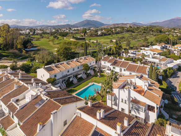 Renovated Townhouse in Aloha Golf, Nueva Andalucía