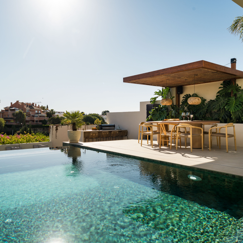 Renovated Villa with Sea & Mountain Views