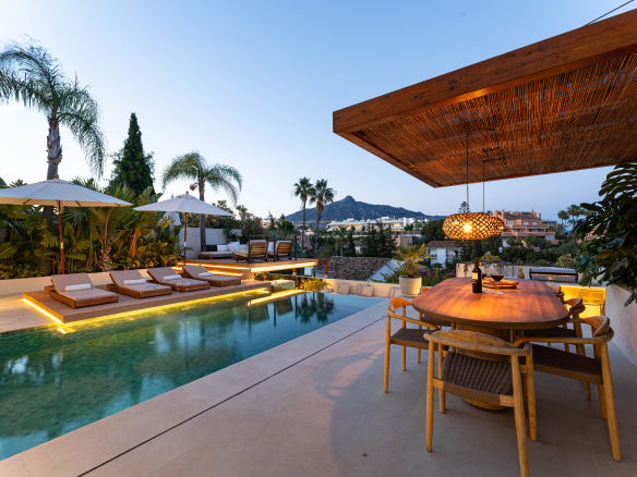 Renovated Villa with Sea & Mountain Views